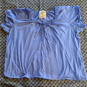 Blue blouse with string from avenue. Sized 26/28 made out of 100% cotton